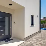 Luxury Villa Metramaris1