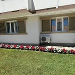 Apartments Vinse Near Rab Center
