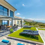 Ferienwohnung Mit Beheiztem Pool In Villa Gracia , Exklusiv Beim Bookinq,Com