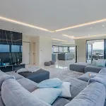 Malipe Penthouse With Sea View