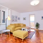 3 Bedroom Nice Apartment In Mali Losinj