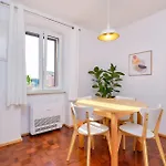 3 Bedroom Nice Apartment In Mali Losinj