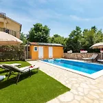 Apartments Viky With Pool