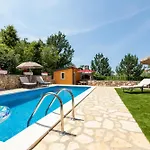 Apartments Viky With Pool