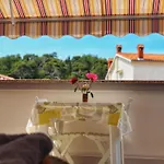 Appartement In Palit Mit Privatem Balkon