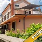 Apartment Marta - Whole House, Right By The Sea