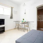 Studio Fuer 2 Personen Ca 25 Qm In Njivice, Kvarner Bucht Krk
