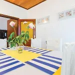 Rooms Croatia With Parking, Kitchen And Dining Area For Guests