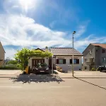 Ferienwohnung Fuer 4 Personen Ca 55 Qm In Njivice, Kvarner Bucht Krk