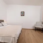 Ferienwohnung Fuer 4 Personen Ca 50 Qm In Njivice, Kvarner Bucht Krk