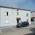 Ferienwohnung Fuer 4 Personen Ca 37 Qm In Njivice, Kvarner Bucht Krk