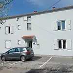 Ferienwohnung Fuer 4 Personen Ca 37 Qm In Njivice, Kvarner Bucht Krk