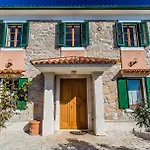 Ferienhaus Fuer 7 Personen Ca 3500 Qm In Dobrinj, Kvarner Bucht Krk
