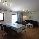 Studio Fuer 7 Personen Und 1 Kind In Novi Vinodolski, Kvarner Bucht Crikvenica Und Umgebung