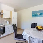 Schoene Ferienwohnung Mit Pool Und Spielplatz Fuer Kinder