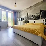 Cozy Apartment With Balcony 10 Min From The Beach