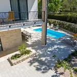 Villa - Bellissima Malinska With Private Heated Pool And Table Tennis - Smart Tv