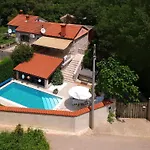 Holiday House Natura With Pool