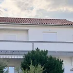 Evergreen & Pinky Apartments Close To The Beach