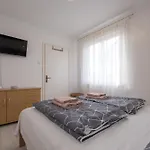 Apartments Lovorik