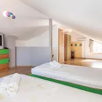 Amazing Apartment In Supetarska Draga With Wifi