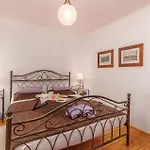 Cozy Home In Predoscica With Wifi