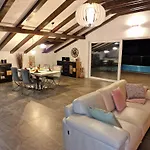 Holiday House Nirvana