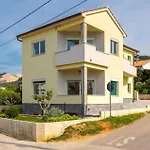 Gorgeous Apartment In Barbat With Wi-Fi