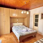 Apartments Komadina