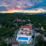 Luxury Villa Glabrova With Pool And Sauna Near The Sea On Krk Island
