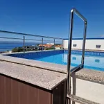 Vera - Luxury Seafront Apartment