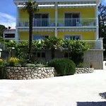 Apartments & Rooms Marina