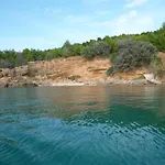 Apartment In Barbat/Insel Rab 33077
