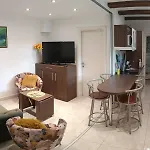 Apartments 4M