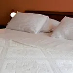 Miramar Apartments