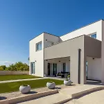 Gorgeous Home In Smrika With Kitchen