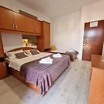 Apartment And Rooms Zora