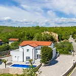 Mit 28M2 Grossem Pool Unweit Heilschlamm Bucht