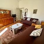 Retro Apartment 78M2