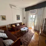Retro Apartment 78M2
