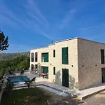 Villa Sani