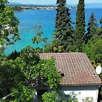 The Red - Beachfront House With A Big, Charming Garden