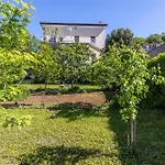 Lovely Apartment In Cernik With Wi-Fi