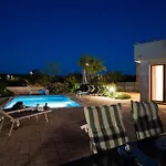 Villa Mare With Private Pool And Garden - Happy Rentals