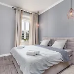 Karolina Apartments
