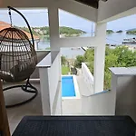 Beach Villa Ema