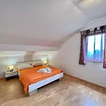Apartment In Grizane 41596