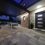 Holiday House Zoroo With Private Pool