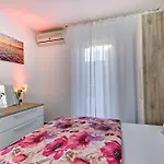 Calma Sea View Rooms