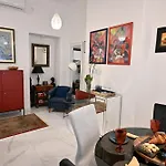 Simply Red Apartment